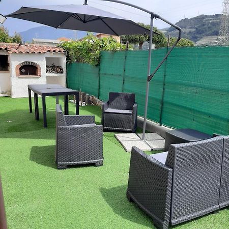 Casa Sveva, A Pochi Passi Dalle Spiagge E Dal Centro Di Arma Di Taggia. Esterno foto