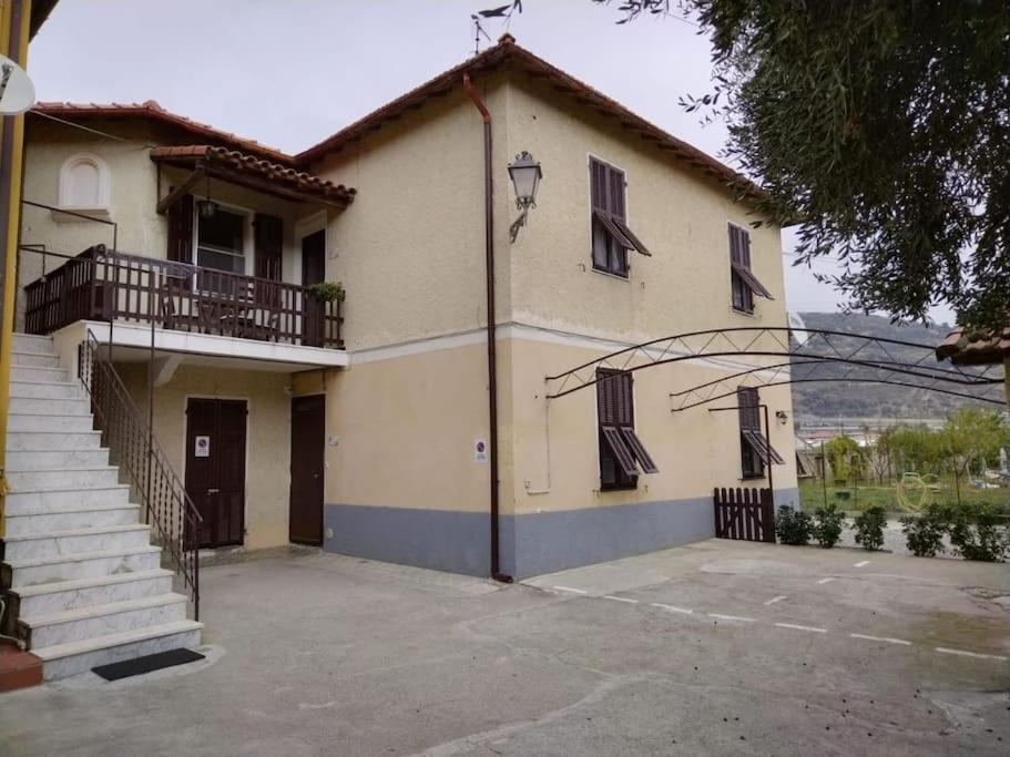 Casa Sveva, A Pochi Passi Dalle Spiagge E Dal Centro Di Arma Di Taggia. Esterno foto
