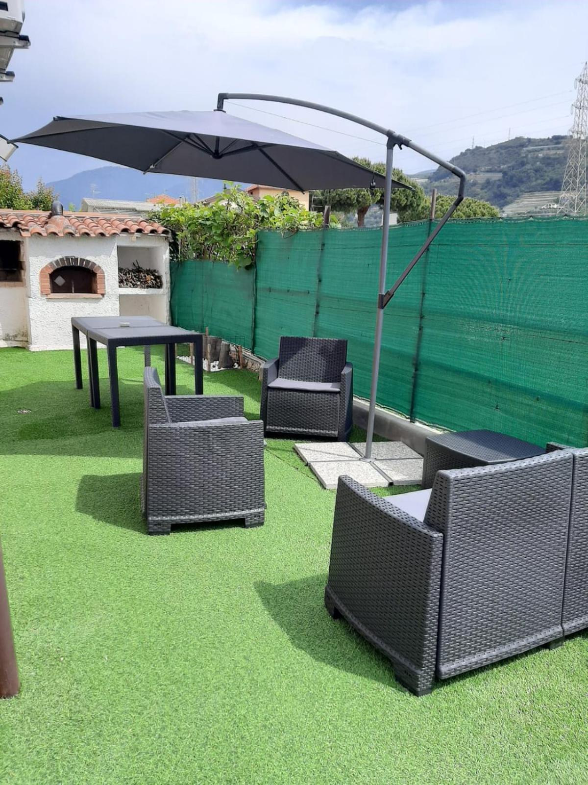 Casa Sveva, A Pochi Passi Dalle Spiagge E Dal Centro Di Arma Di Taggia. Esterno foto